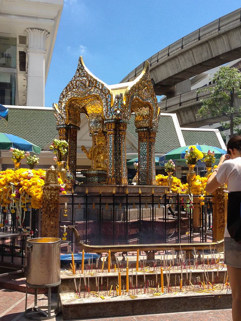 A #Buddhist Sunday – The #Erawan Shrine&nbsp;(#Bangkok)