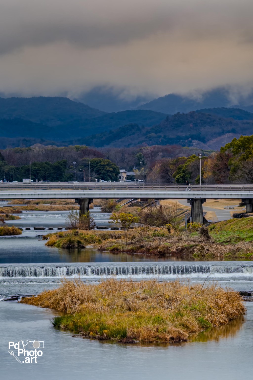 Random Photo Wednesday – 鴨川 The Kamo River in Kyoto 京都 in December&nbsp;🦆